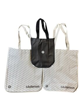 lululemon athletica Reversible Reusable Shopping Tote Set in Black and Cream EUC
